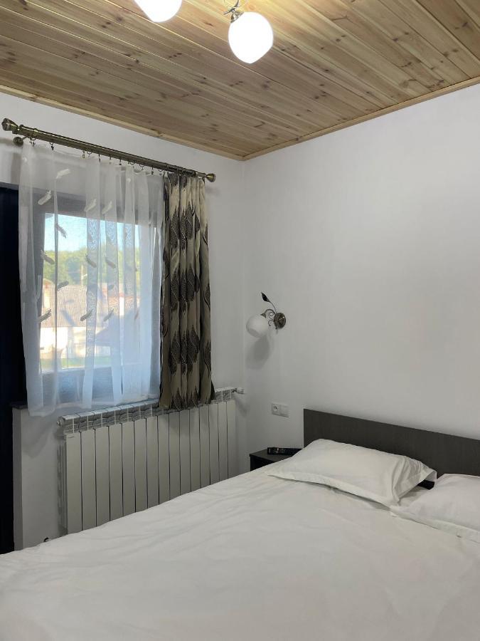 Casa De Langa Padure Hotel Sighetu Marmaţiei Екстериор снимка